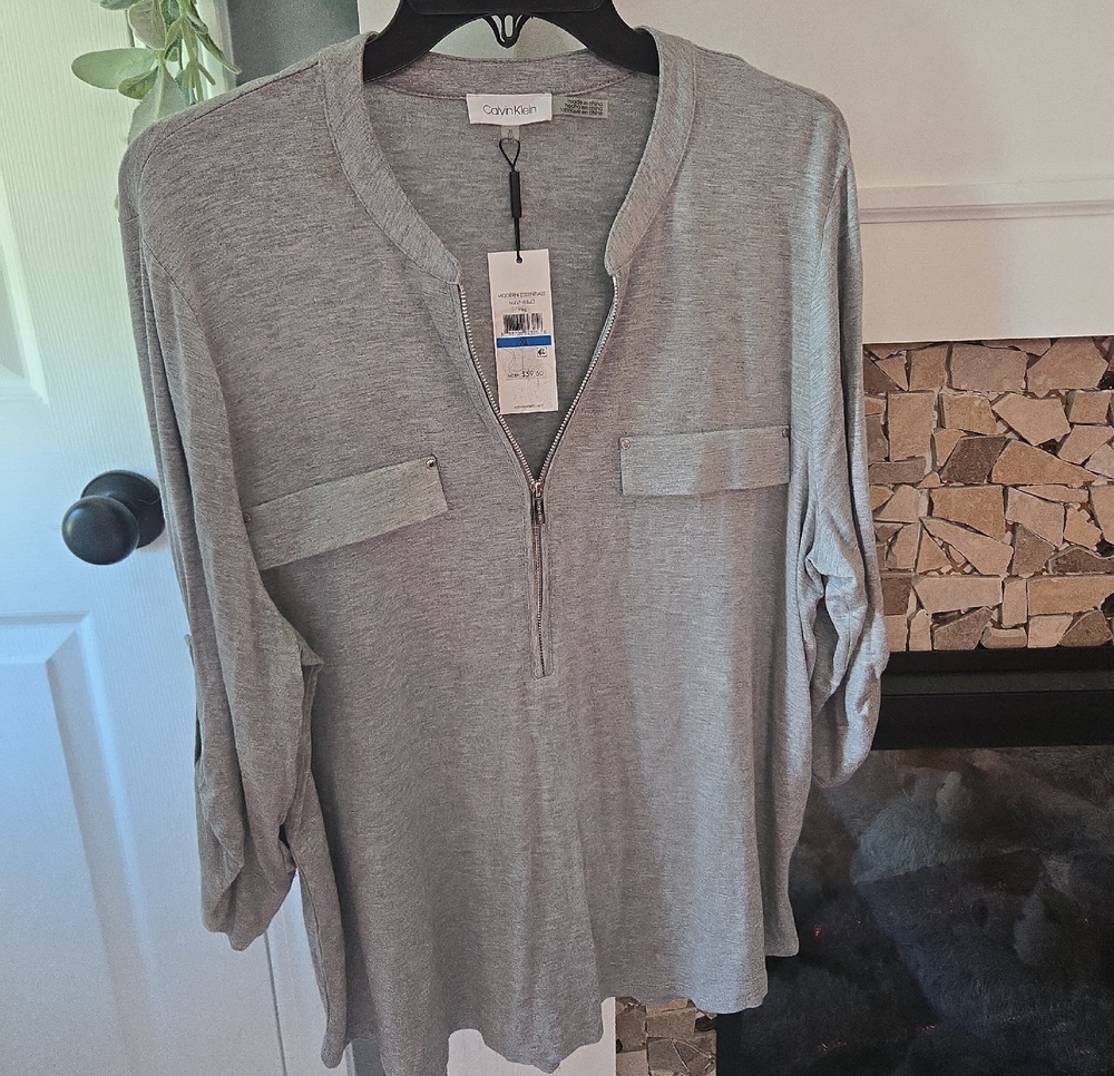 (75)Calvin Klein Light Gray Zip-Front Tunic Blouse